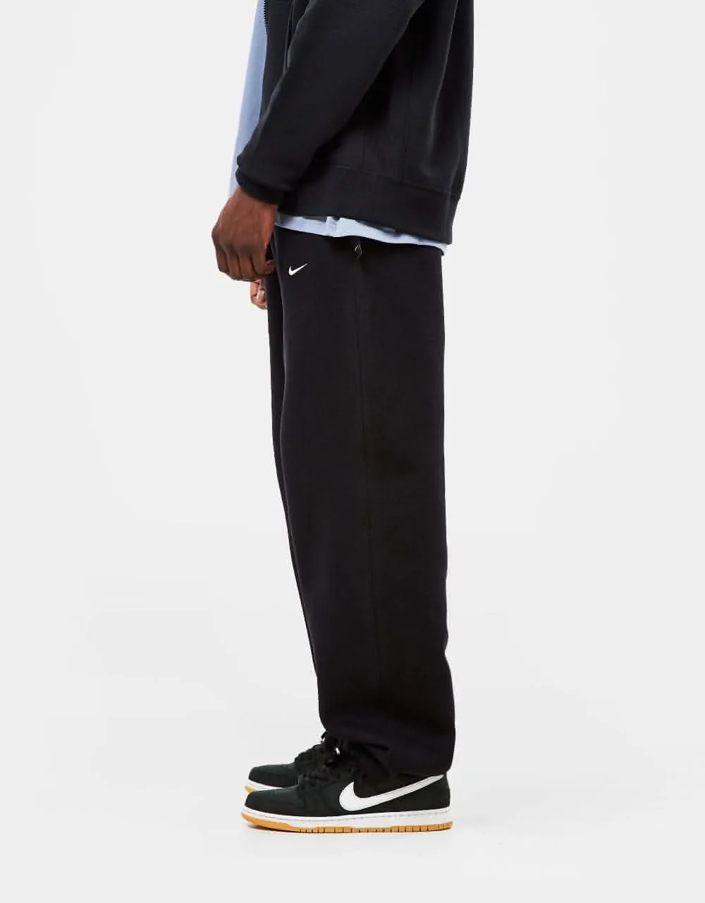 Nike Solo Swoosh Sweatpants (Straight) - Black/White