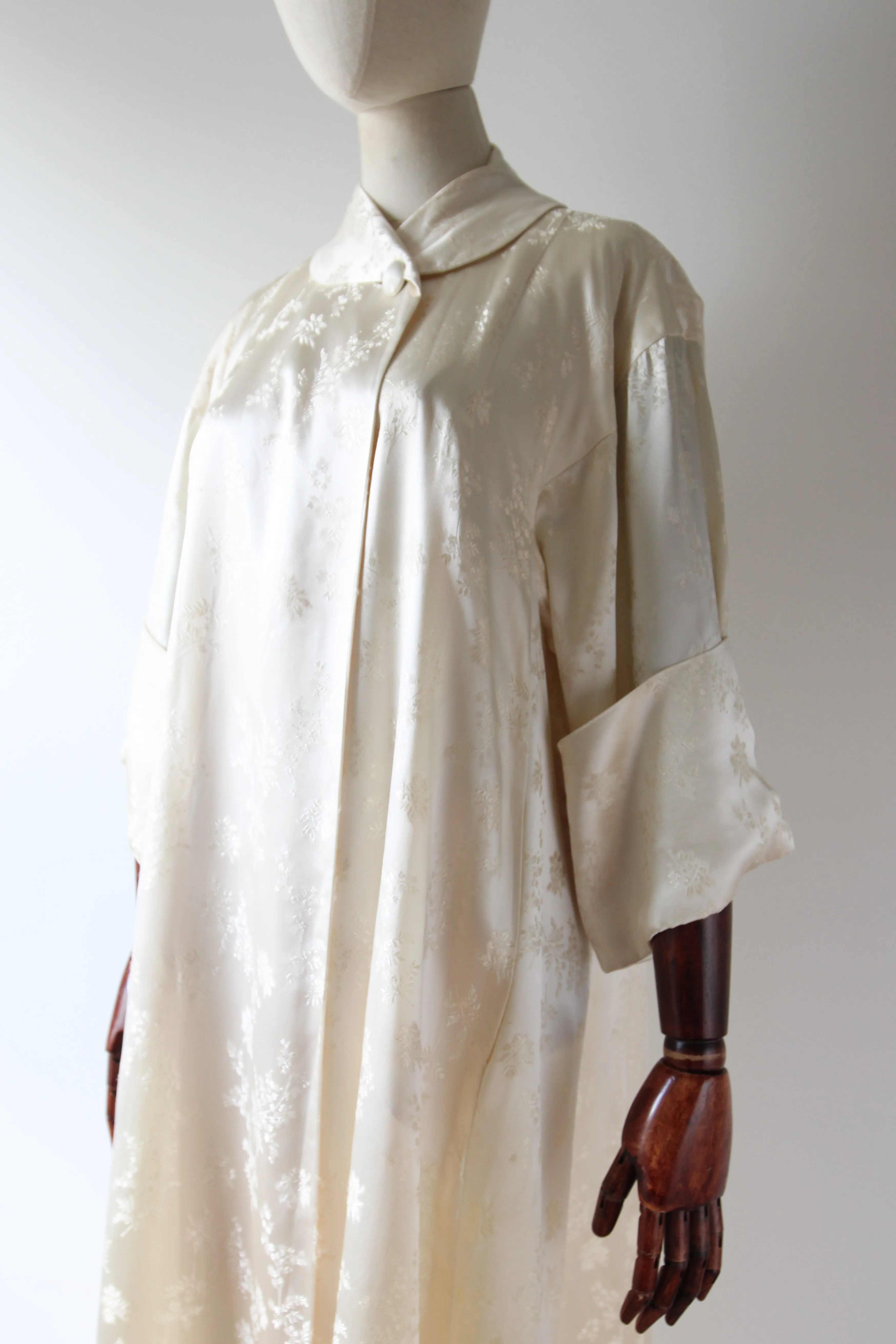 "Cream Satin Brocade" Vintage 1940's Cream Satin Brocade Evening Coat UK 10-14 US 6-10