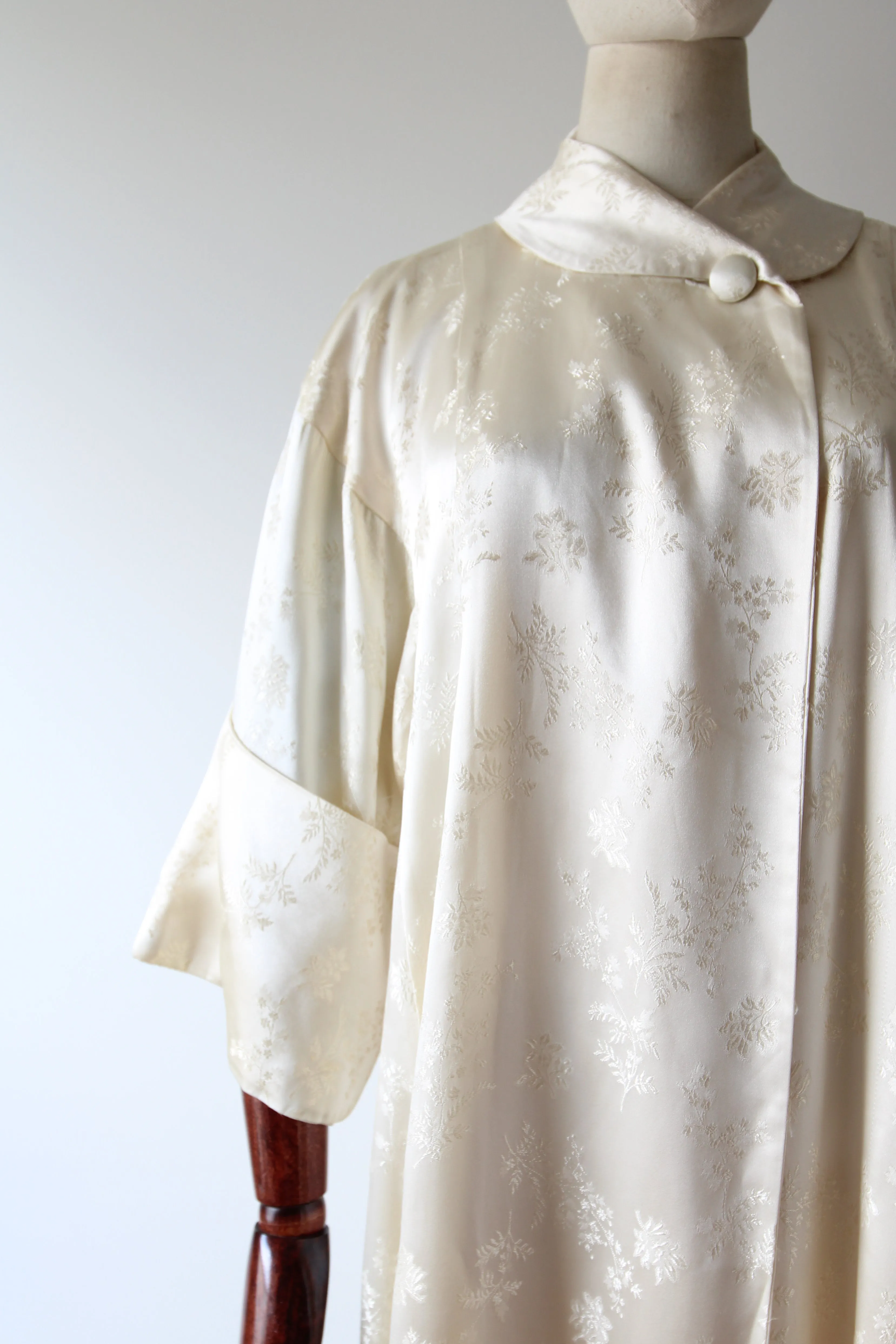 "Cream Satin Brocade" Vintage 1940's Cream Satin Brocade Evening Coat UK 10-14 US 6-10