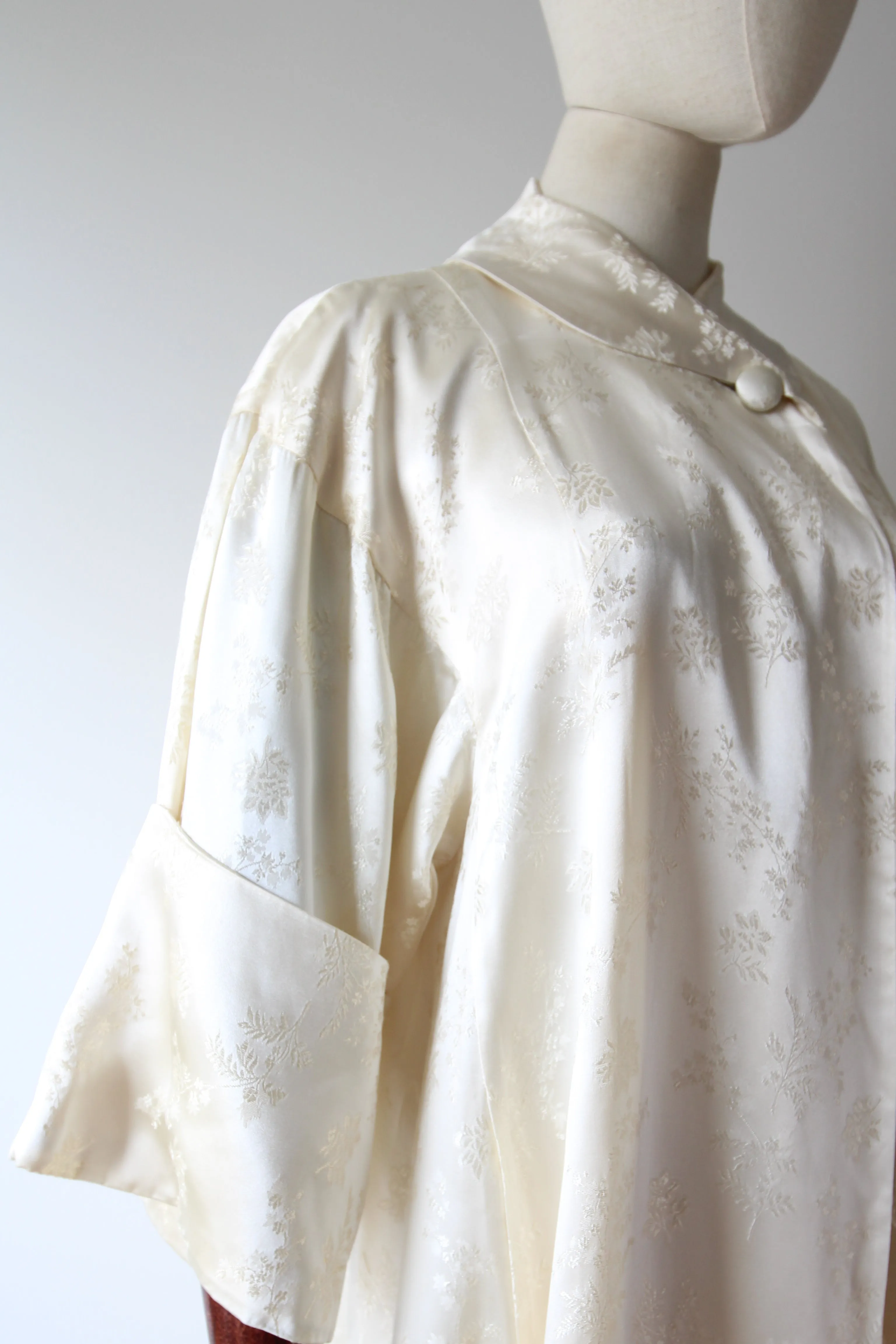 "Cream Satin Brocade" Vintage 1940's Cream Satin Brocade Evening Coat UK 10-14 US 6-10